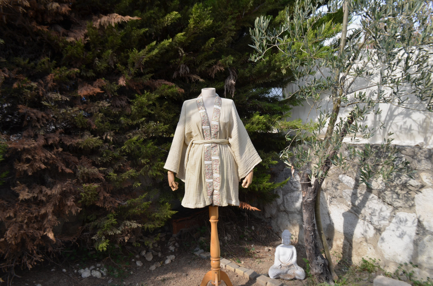 Etnik Şeritli Bej Kısa Kimono