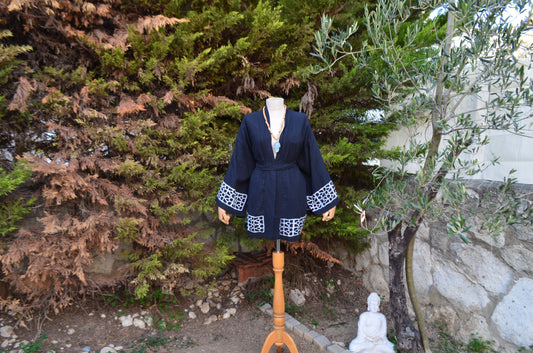 Halka Detaylı Siyah Kısa Kimono