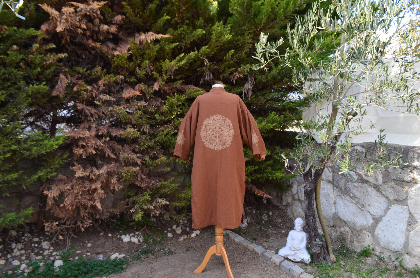 Mandala Desenli Kahverengi Uzun Yırtmaçlı Kimono