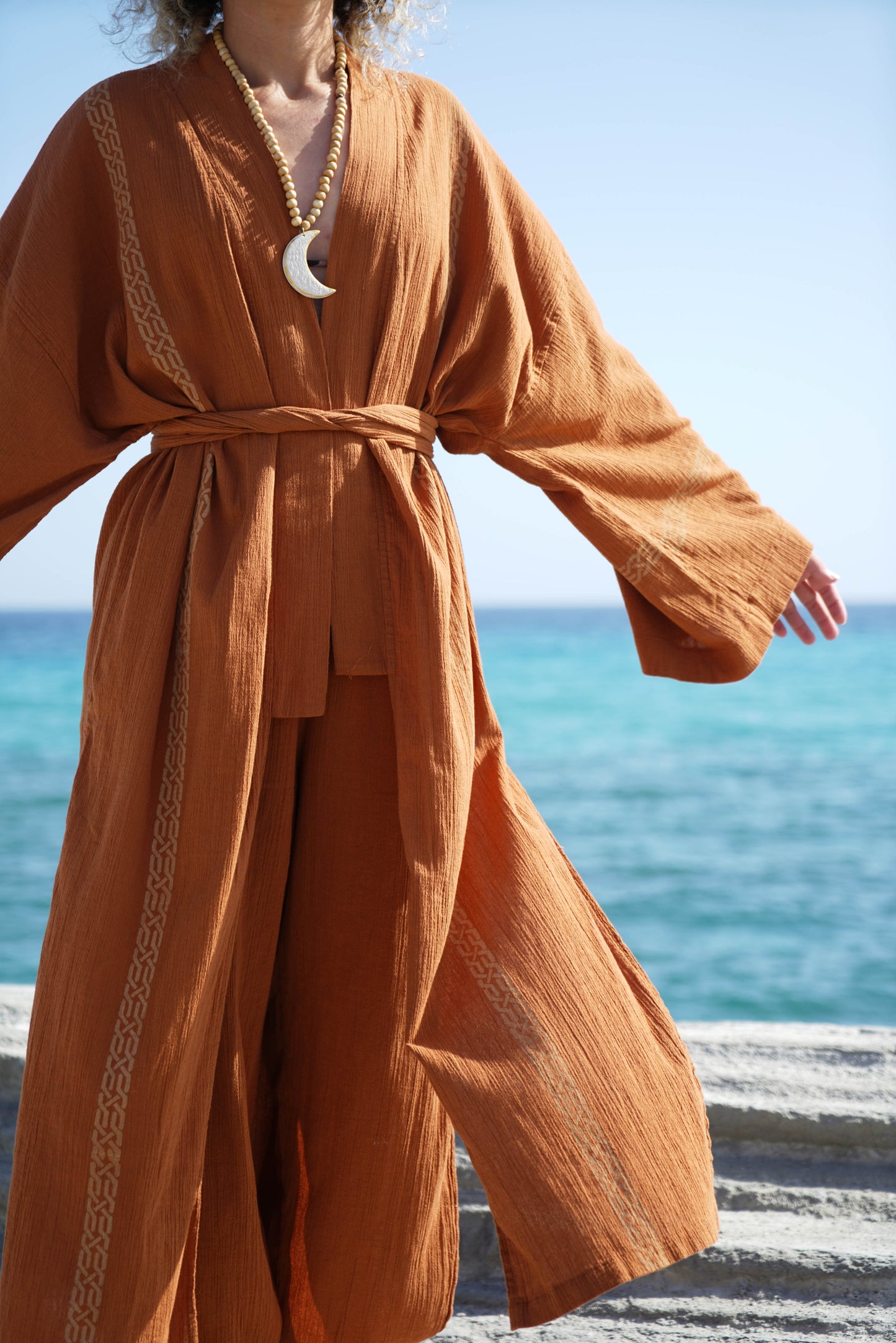 Su Yolu Ahşap Baskılı Yırtmaçlı Uzun Şile Bezi Kimono | %100 Pamuk | Ekolojik Boyalı