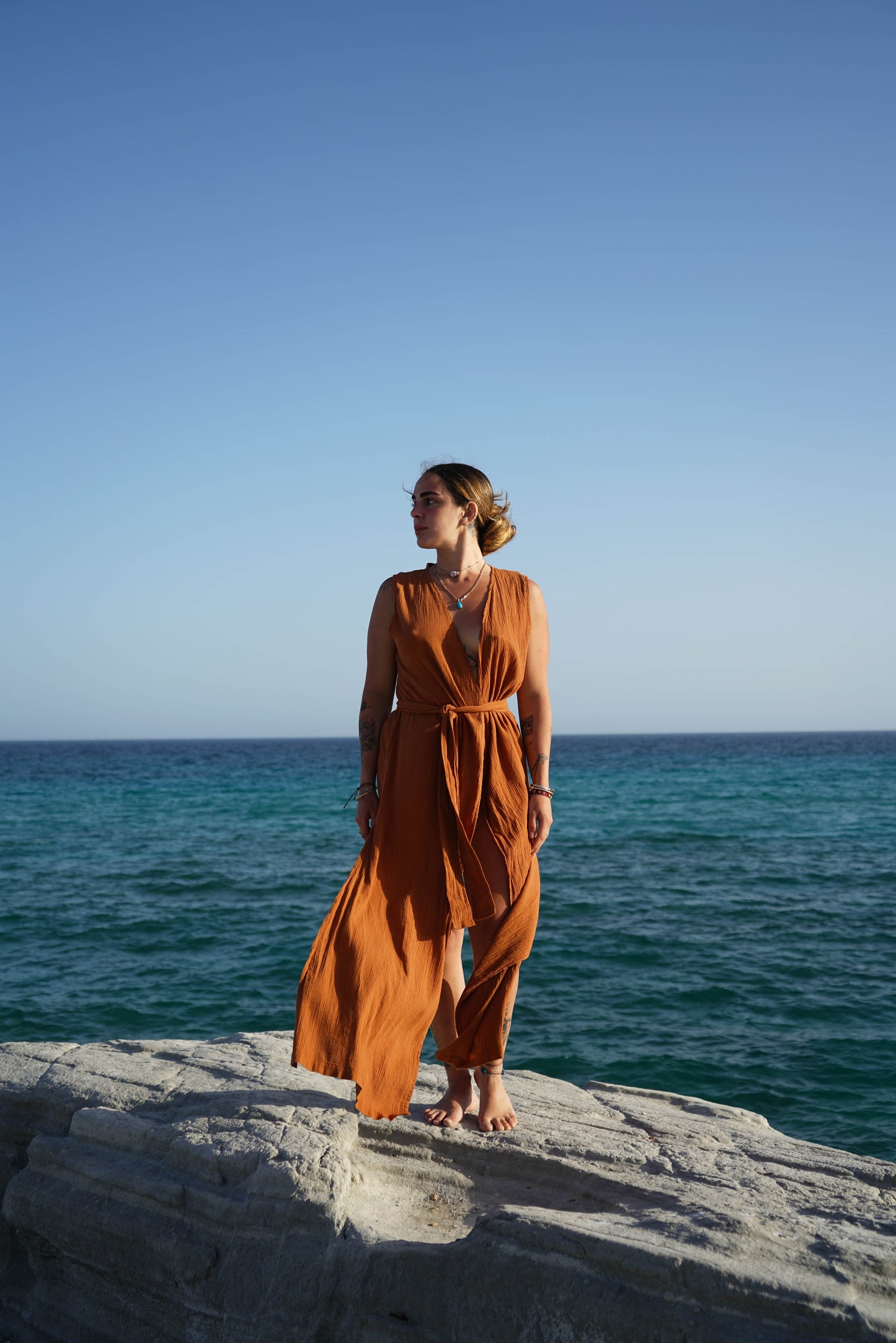 Aeras Dress | Kuşaklı Şile Bezi Yelek Elbise | %100 Pamuk