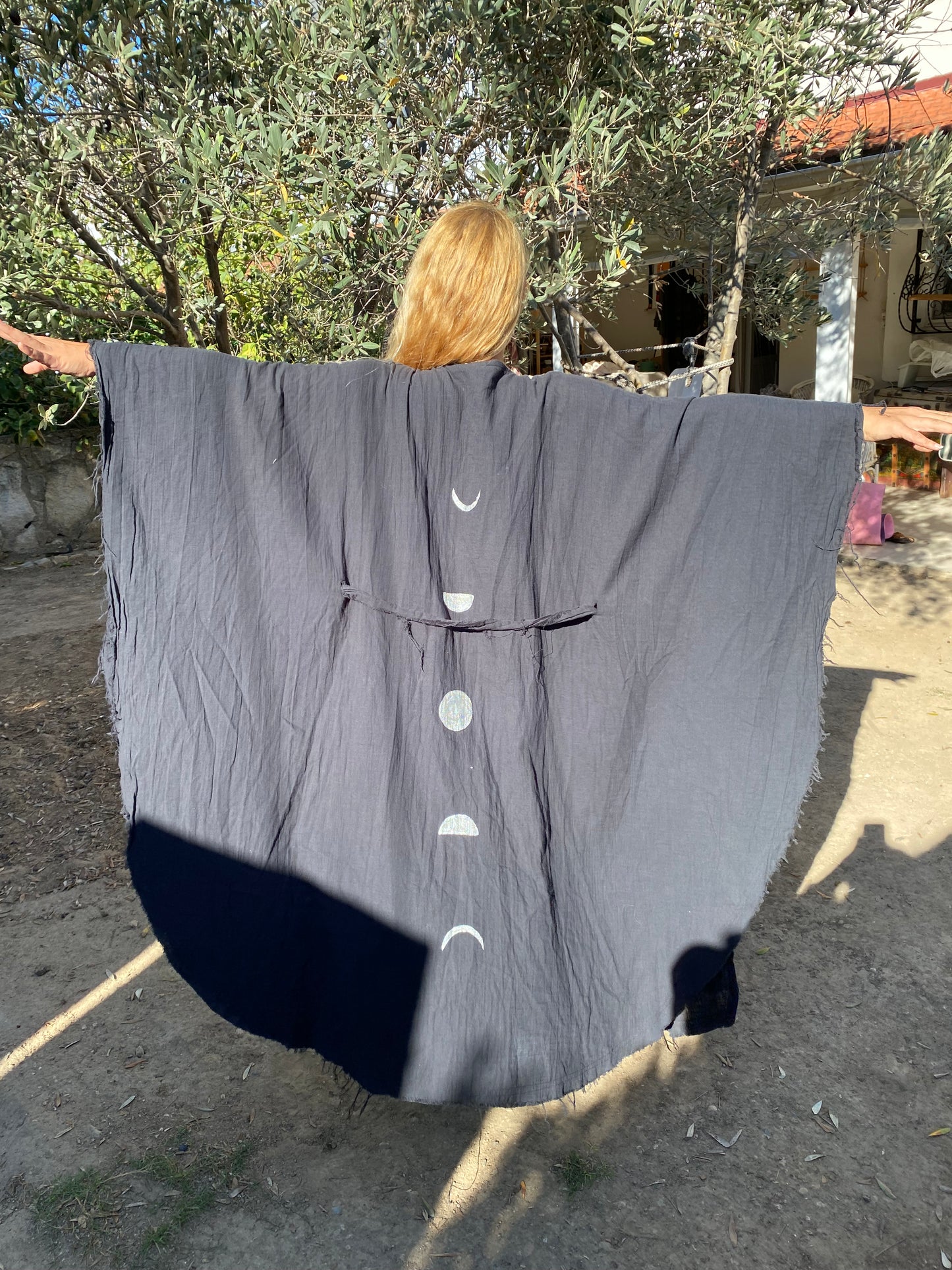 Yarasa Model Kimono Panço | İki Kat Müslin Kumaş Siyah Renk | Ayın Evreleri Çizimli
