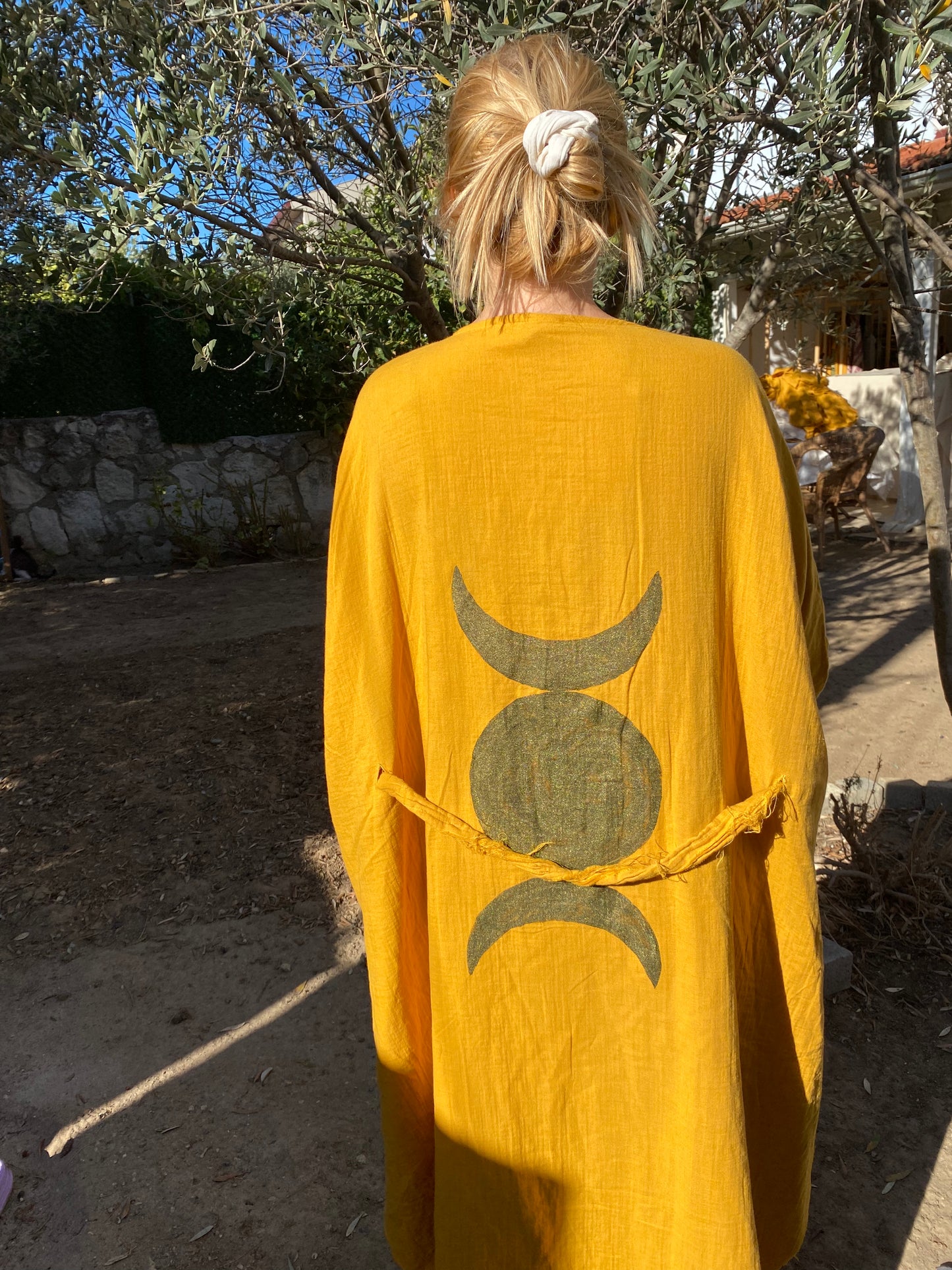 Yarasa Model Kimono Panço | İki Kat Müslin Kumaş Sarı Renk | Dişil Enerji Evreleri Çizimli