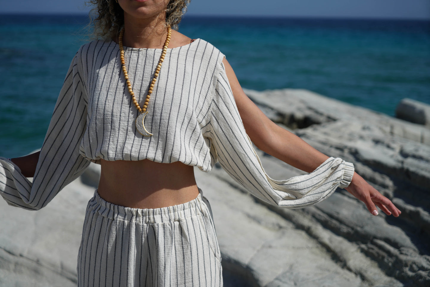 Aera Yoga Top | Çizgili Şile Bezi Yırtmaçlı Kol Üst